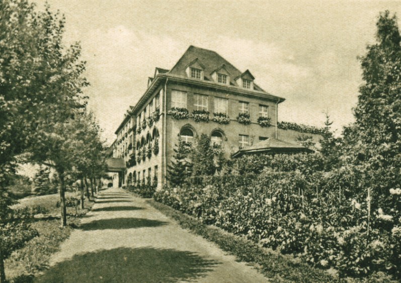 Datei:Ansichten Weststadt Krankenhausstrasse AltesKreiskrankenhaus Um1930 AltesKrankenhaus um 1930 02.jpg