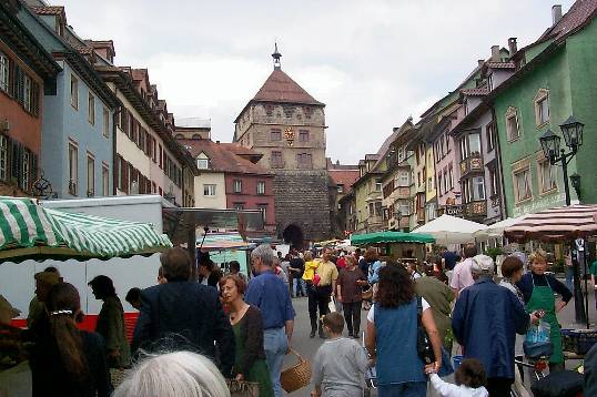 Datei:Ansichten Innenstadt ObereHauptstrasse Wochenmarkt Wochenmarkt 13.05.2000 01.JPG
