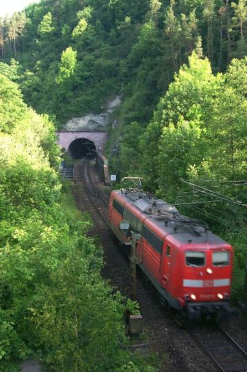 Datei:Ansichten GewerbeparkNeckartal WestlichesNeckartal Bernburgtunnel Bernburgtunnel 02.06.2000 01.JPG