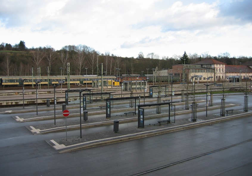 Ansichten Mittelstadt Gebaeude Bahnhof Busbahnhof BusBahnhof 21.01.2007 01.jpg