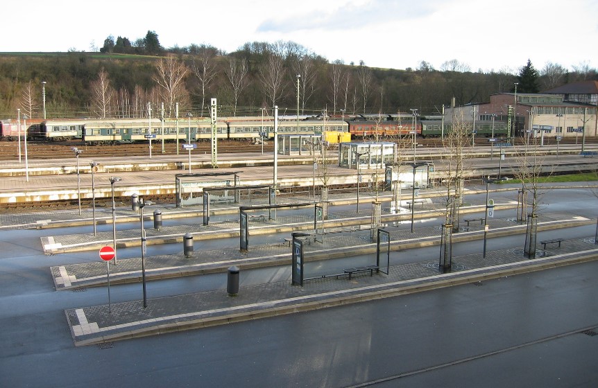 Ansichten Mittelstadt Gebaeude Bahnhof Busbahnhof BusBahnhof 21.01.2007 06.jpg