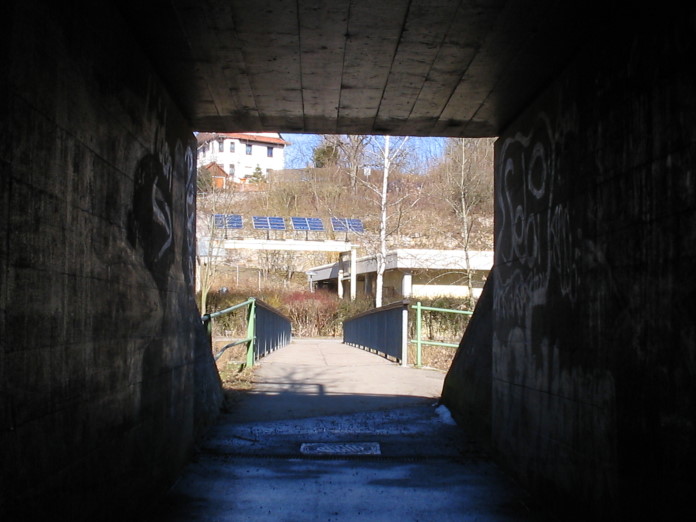 Ansichten Mittelstadt Gebaeude Bahnunterfuehrung Maerz2005 Bahnunterfuehrung 18.03.2005 04.jpg