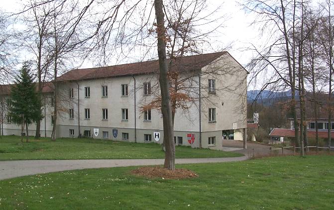 Datei:Ansichten Mittelstadt Lorenz-Bock-Strasse Konrad-Witz-Schule Konrad-Witz-Schule 13.04.2001 03.jpg