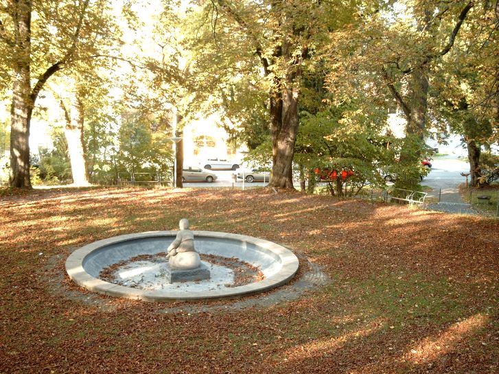 Datei:Typisch rottweil Brunnen Maedelesbrunnen Oktober2003 Maedelesbrunnen 12.10.2003 01.JPG