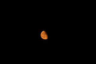 Datei:Mondaufgang Zepfenhan 16.08.22-4.jpg