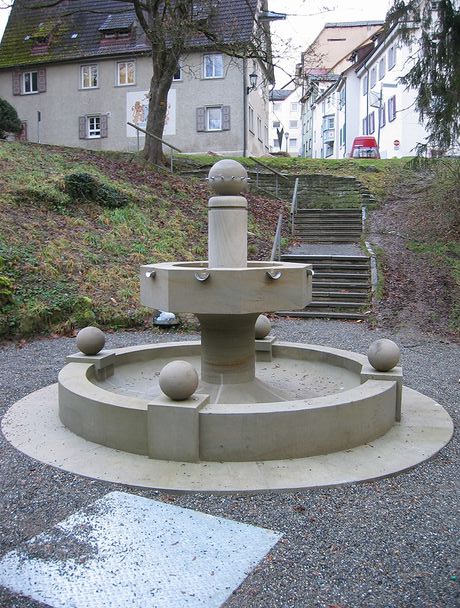 Typisch rottweil Brunnen BrunnenStadtgraben Januar2007.jpg