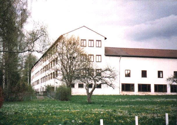 Ansichten Mittelstadt Bismarckstrasse AMG AlbertusMagnusGymnasium AlbertusMagnusGymnasium 1995 01.JPG