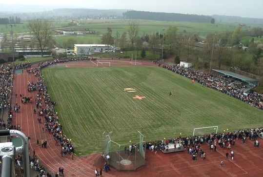 Datei:Ansichten Mittelstadt Gebaeude Stadion Stadion 25.04.2002 01.jpg