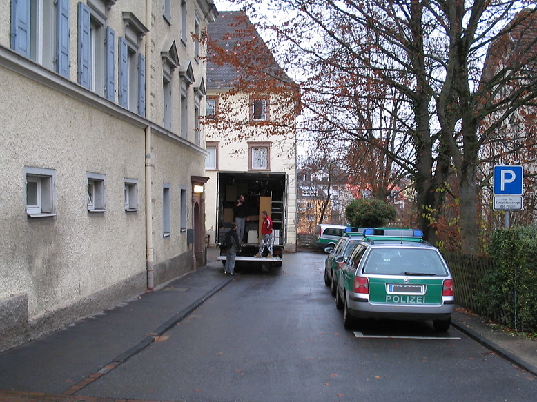 Datei:Ansichten Mittelstadt Kaiserstrasse Kaiserstrasse 10 UmzugPolizei UmzugPolizei 09.12.2006 01.jpg