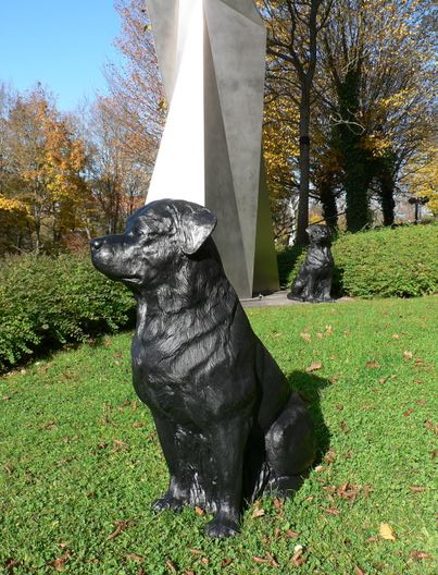 Datei:Typisch rottweil Rottweiler Hunde Skulpturenpark.jpg