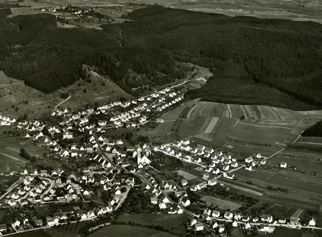 Ansichten Goellsdorf Um1960 LuftbildGoellsdorf Um 1960 01.jpg