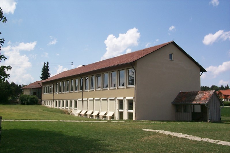 Datei:Ansichten Neukirch Gebaeude Schule SchuleNeukirch 22.07.2003 01.jpg