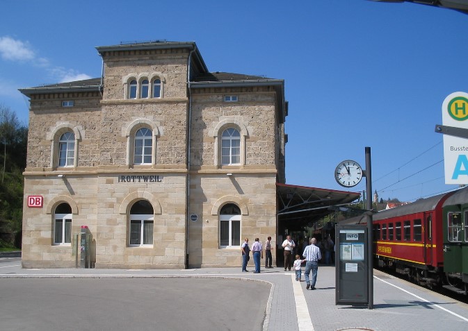 Datei:Ansichten Mittelstadt Gebaeude Bahnhof Mai2005 Bahnhof 01.05.2005 02.jpg