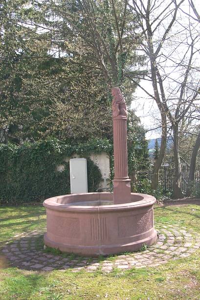 Typisch rottweil Brunnen Rebstockbrunnen Rebstockbrunnen 08.04.2001 01.jpg