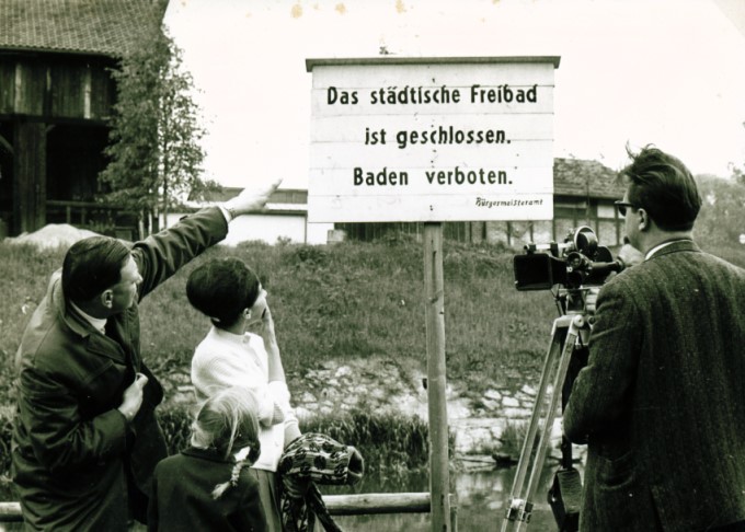 Datei:Ansichten InDerAu Ost-Au InDerAu 5 SanierungWehrStadtwerke AltesNeckarbad Mai1966 Neckarbad Mai 1966 01.jpg