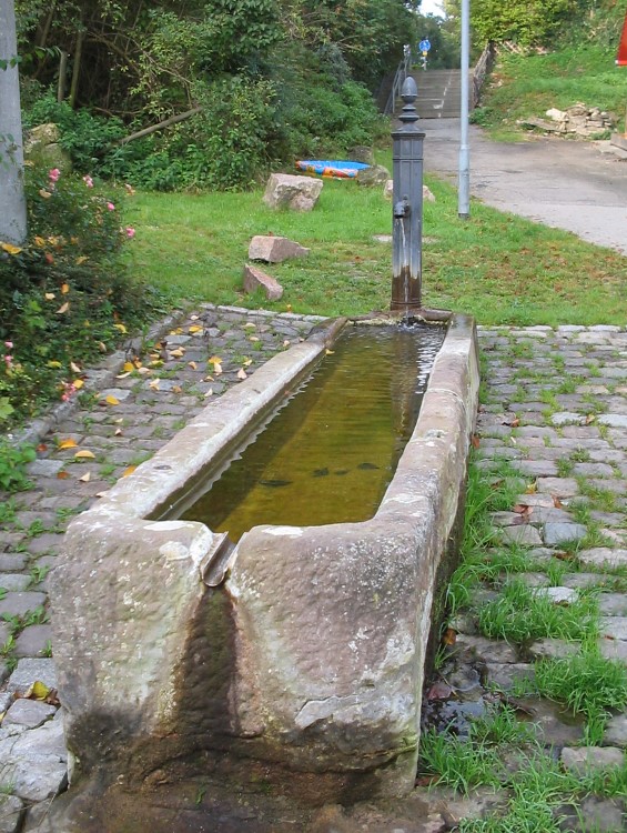 Typisch rottweil Brunnen GasthausSeehalde BrunnenSeehalde 25.09.2005 01.jpg