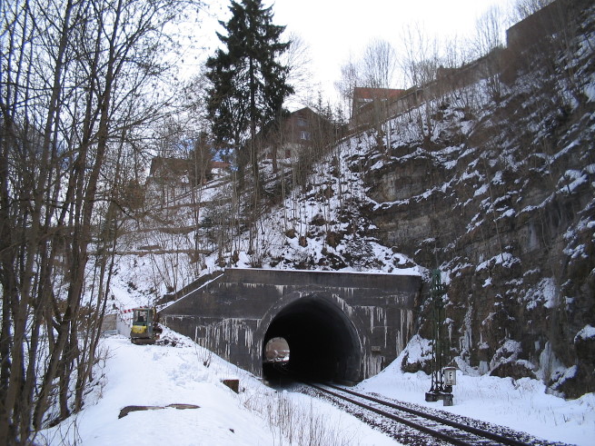 Datei:Ansichten InDerAu Ost-Au Au-Tunnel Maerz2005 Au-Tunnel 13.03.2005 02.jpg