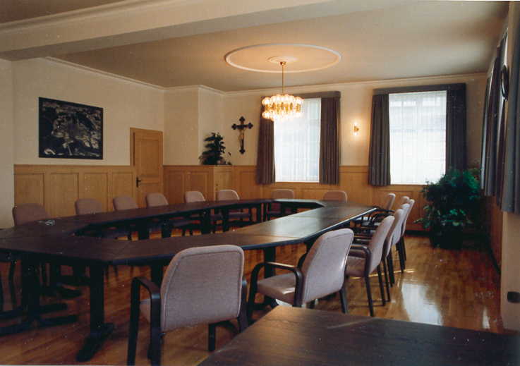 Datei:414 Sitzungssaal im Rathaus, Jan. 2003.jpg