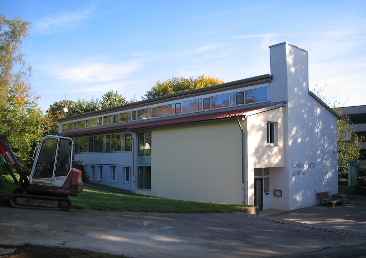 Ansichten Mittelstadt Lorenz-Bock-Strasse Konrad-Witz-Schule Oktober2005 Konrad-Witz-Schule 09.10.2005 07.jpg