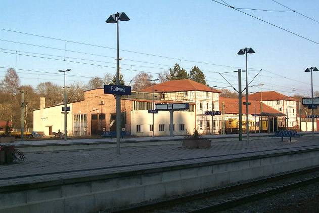 Ansichten Mittelstadt Gebaeude Bahnhof Dezember2001 Bahnhof 08.12.2001 04.jpg