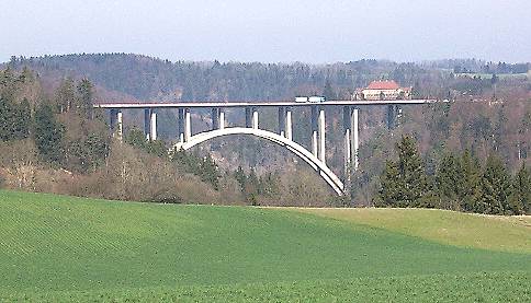 Datei:Ansichten RegionRottweil Neckarburg Autobahnbruecke Autobahnbruecke 21.03.2000 02.JPG