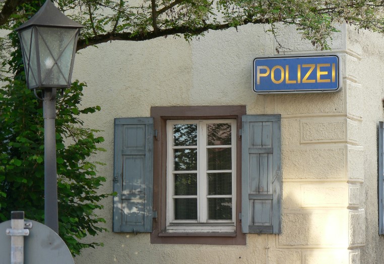 Datei:Ansichten Innenstadt Gebaeude Polizeigebaeude Juni2006 Polizeigebaeude 18.06.2006 02.jpg