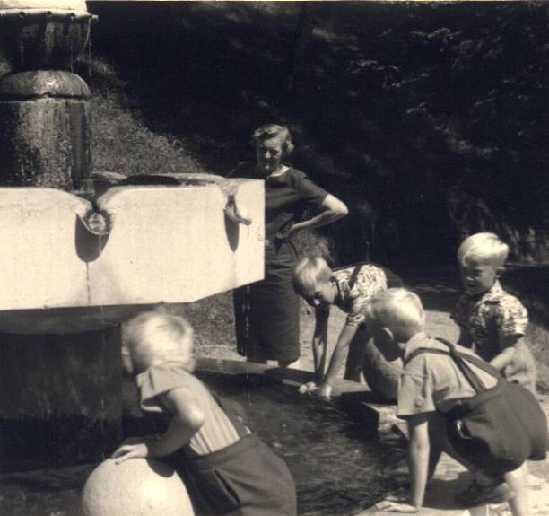 Datei:Typisch rottweil Brunnen BrunnenStadtgraben Um1960 BrunnenStadtgraben Um 1960 01.jpg