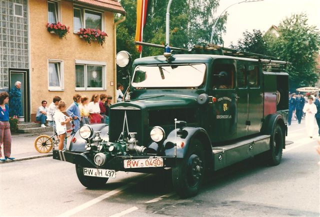 Datei:385 Feuerwehrfahrzeug von 1986.jpg