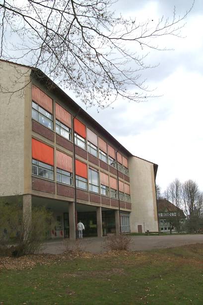 Ansichten Mittelstadt Lorenz-Bock-Strasse Konrad-Witz-Schule Konrad-Witz-Schule 13.04.2001 02.jpg