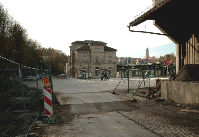 Datei:Ansichten Mittelstadt Gebaeude Bahnhof Oktober2003 Bahnhof 26.10.2003 02.JPG