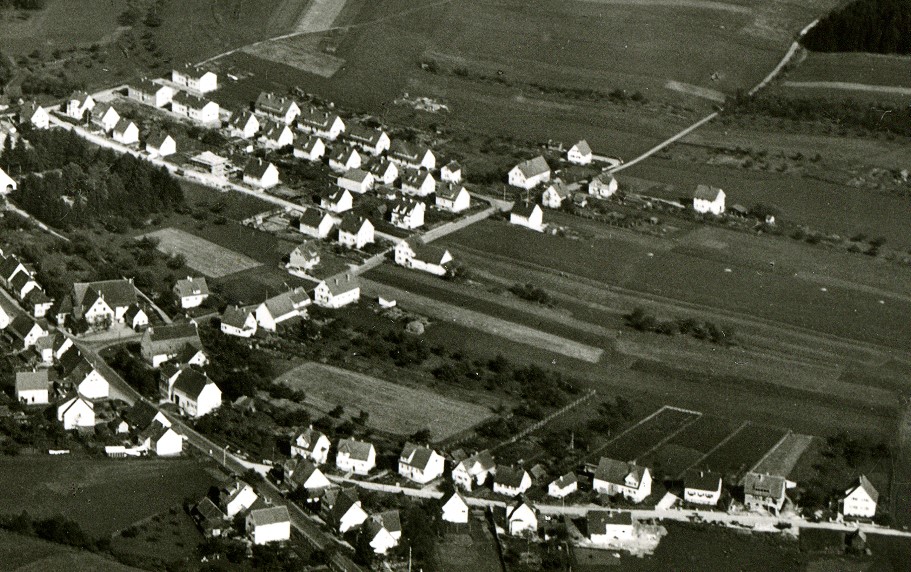 Ansichten Goellsdorf Um1960 LuftbildGoellsdorf Um 1960 03.jpg