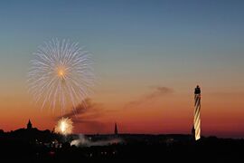Eroeffnungsfeuerwerk Volksfest Juni 2022 SDQH5297.jpg