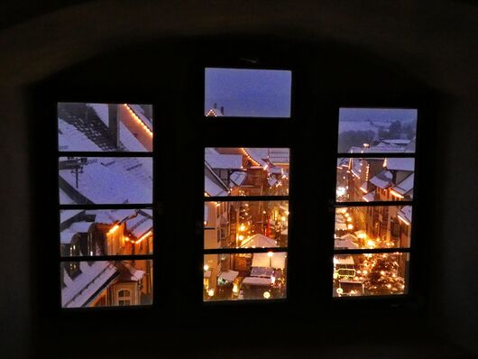 Fensterbild Weihnachtsmarkt1.JPG
