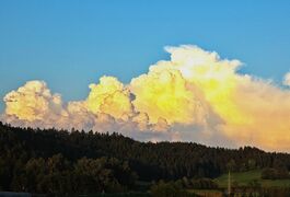 Gewitterwolken in Abendsonne 15.08.2023-1.JPG