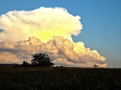 Gewitterwolken in Abendsonne 15.08.2023-2.JPG