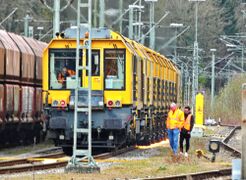 Schienenschleifzug Bhf RW 11.04.2023-2.JPG