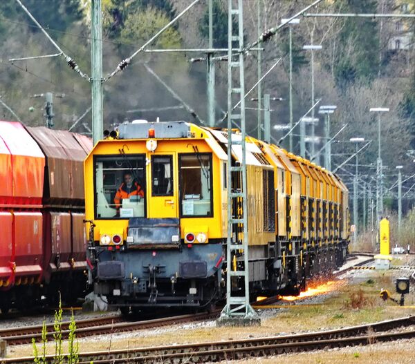 Schienenschleifzug Bhf RW 11.04.2023-7.JPG