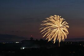 Volksfest Eroeffnung Feuerwerk Juni 2023 SDQH8006.jpg