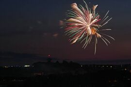 Volksfest Eroeffnung Feuerwerk Juni 2023 SDQH8016.jpg