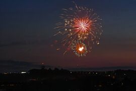 Volksfest Eroeffnung Feuerwerk Juni 2023 SDQH8017.jpg