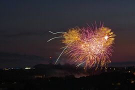 Volksfest Eroeffnung Feuerwerk Juni 2023 SDQH8020.jpg
