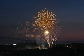 Volksfest Eroeffnung Feuerwerk Juni 2023 SDQH8021.jpg